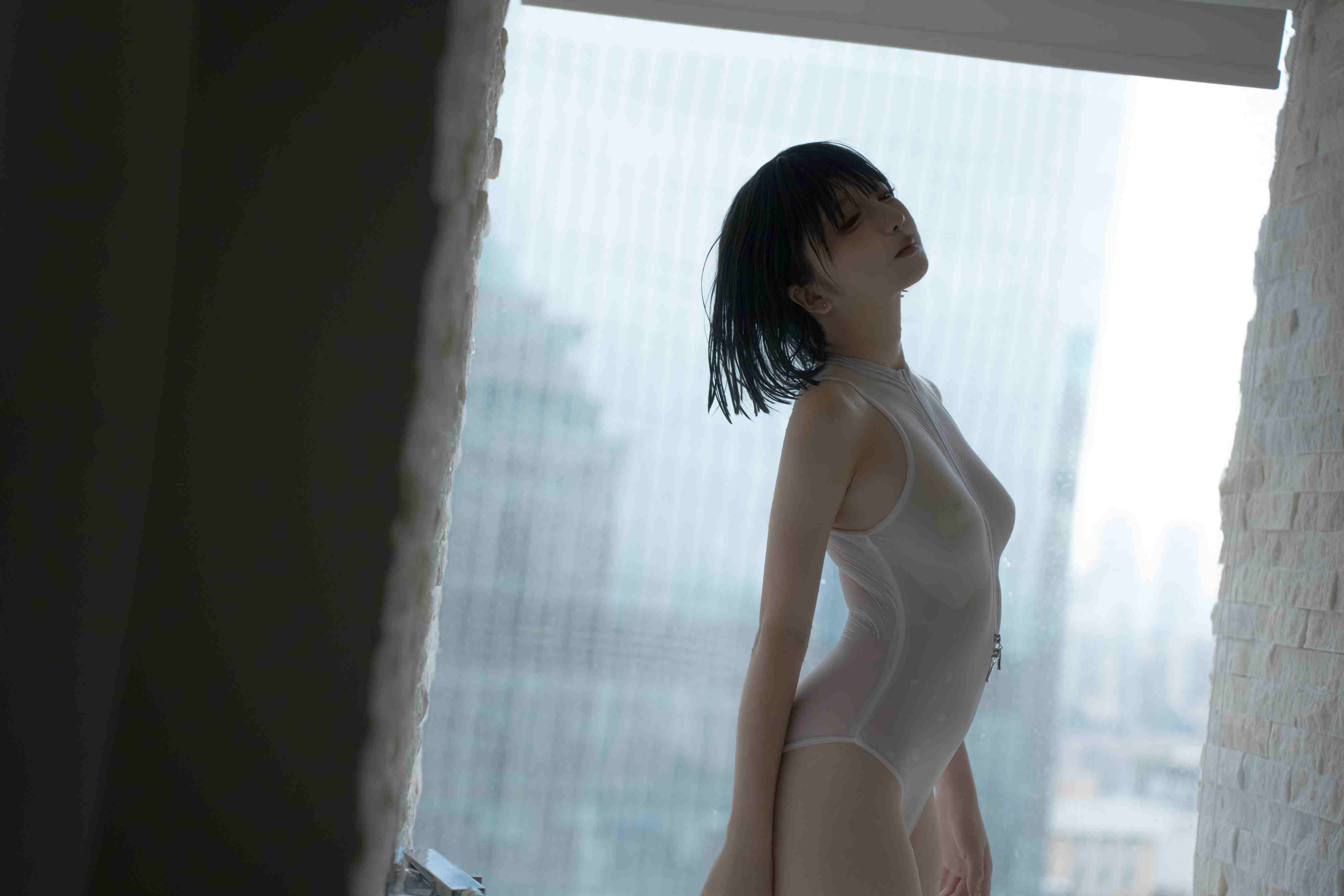 纸悦Etsu_ko-透明竞泳.jpg