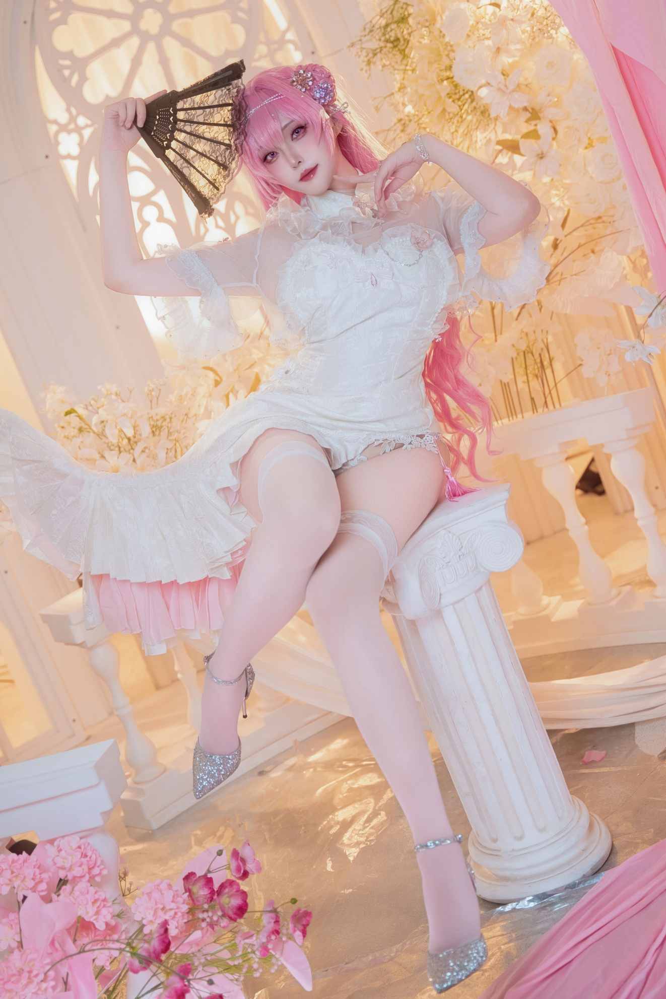 Natsuko夏夏子 NIKKE桃乐丝旗袍写真78P · 粉白花殿的梦幻少女-costujun